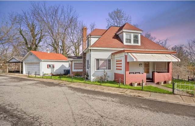 Carnegie/Scott 4 Bedroom, 2 Bathroom Home with Detached Garage photos photos