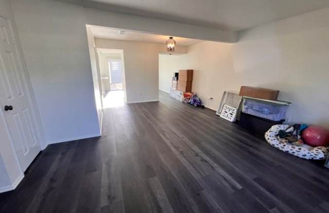 1691 N. Mountain #B Gallery 3
