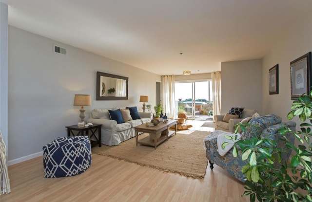 Live by the Bay: Renovated 2 Bed, 2 Bath photos photos