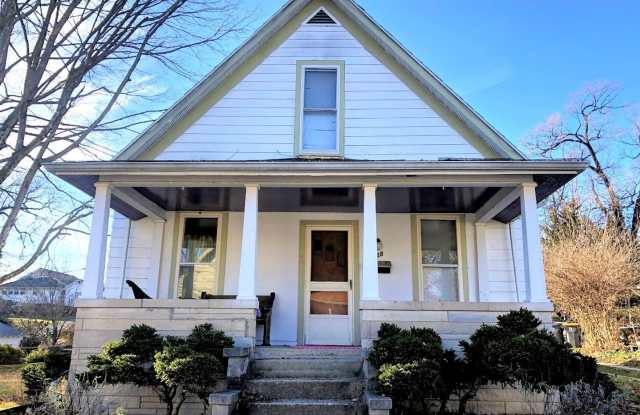3 bed, 2 bath Home with GARAGE! photos photos