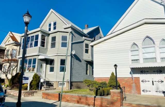 194 HALEDON AVE Gallery 2