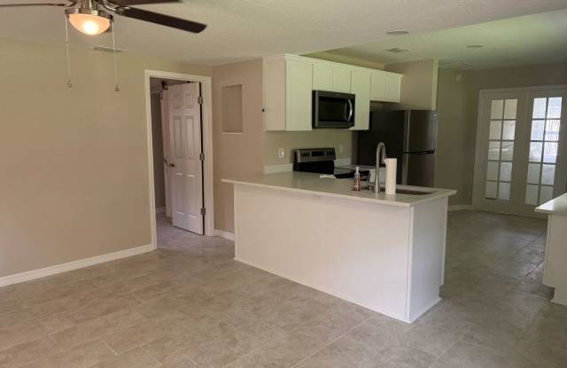 Remodeled 3/2 Belleview Rental Gallery 4