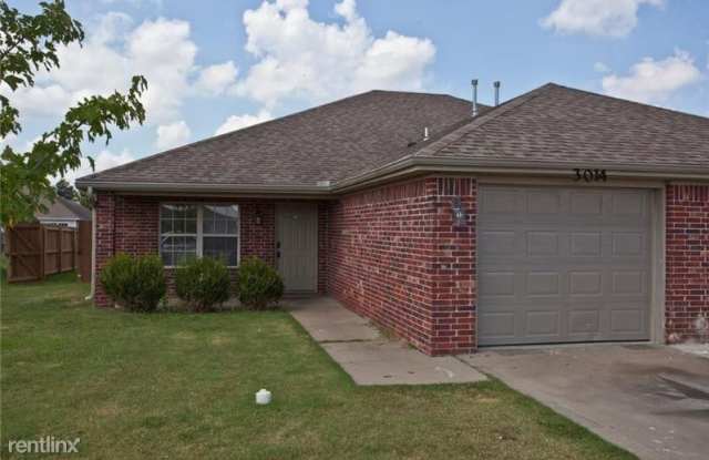 3010 S B St - 3010 South B Street, Rogers, AR 72758