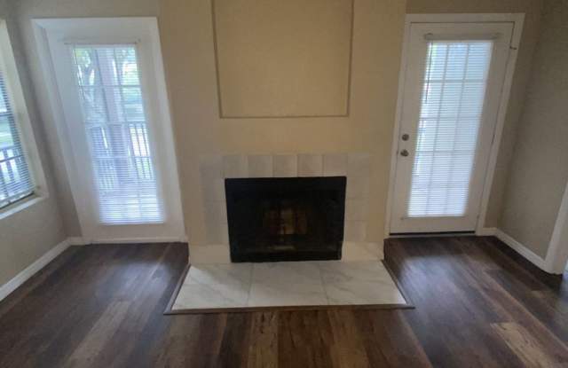 2 Bed 2 Bath Condo with fireplace!!! photos photos