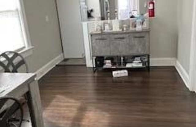 96 Poplar Avenue Gallery 3