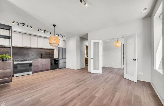 3701 W Dickens Avenue Gallery 3