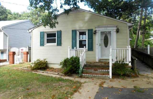 Newly Renovated 3 Bedroom 2 Full Bathroom Single Family Home photos photos