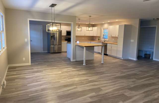 3-bedroom, 3-bathroom Remodeled House photos photos