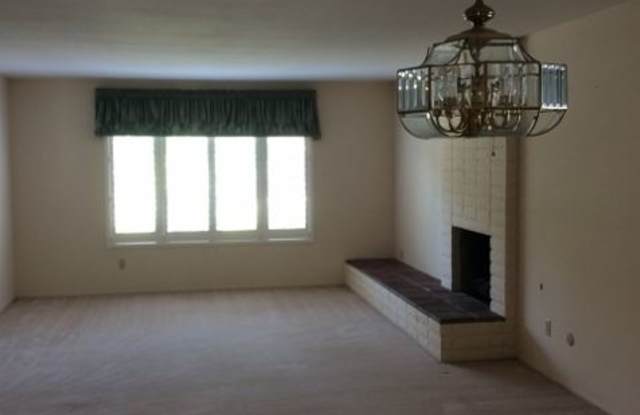 2168 Hillslake Dr Gallery 3