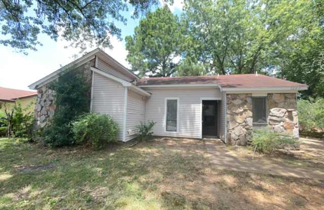 4 Success is now offering this spacious 3 bedroom home. photos photos
