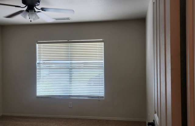 2010 Clover Ln Gallery 4