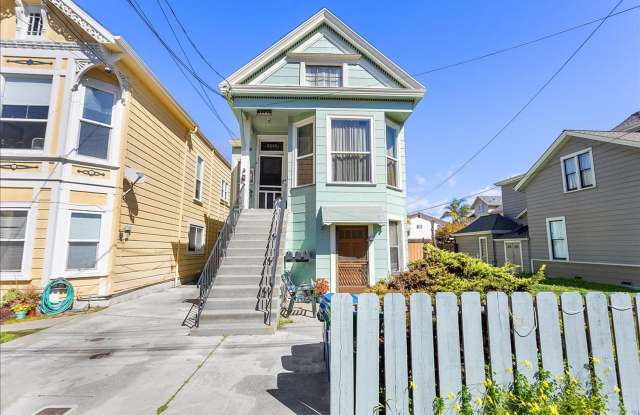 3249 Encinal Ave #B - 1 bedroom | 1 bath | Lower front unit photos photos