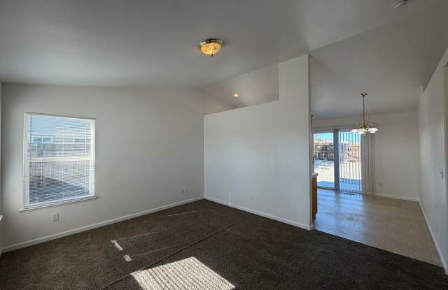 Cozy 3-bedroom home in Donner Trails, Fernley Gallery 3
