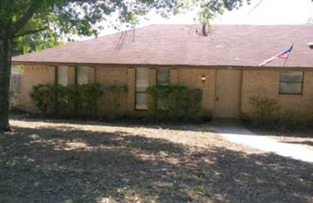 501 Edmonds Way Gallery 2
