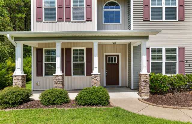 Cul-de-Sac, Spacious, and Comfort in a Prime Coastal Location Gallery 3