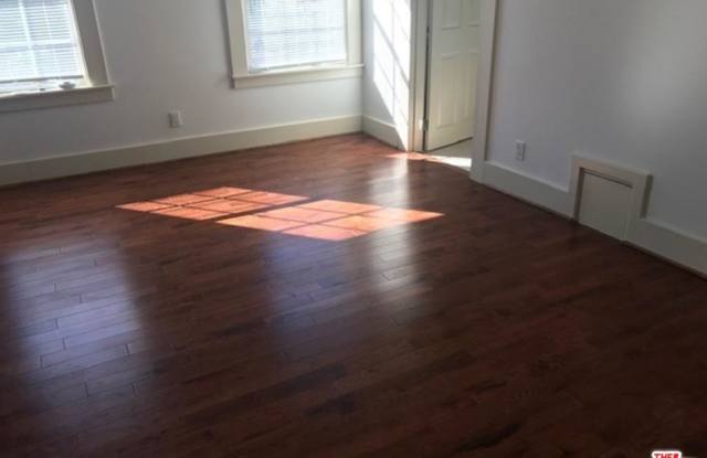 1459 South NORTON Avenue Gallery 4
