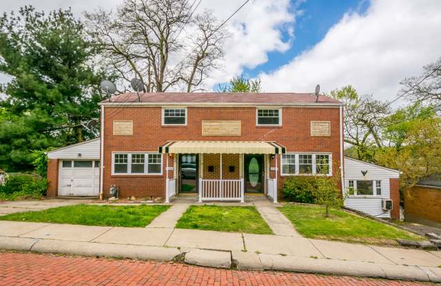 AVAILABLE SEPT 1ST! UPDATED 2-bedroom townhouse in Overbrook! photos photos