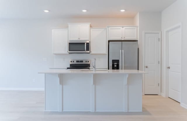 Newly constructed 3 Bedroom Townhome in Opelika Gallery 4