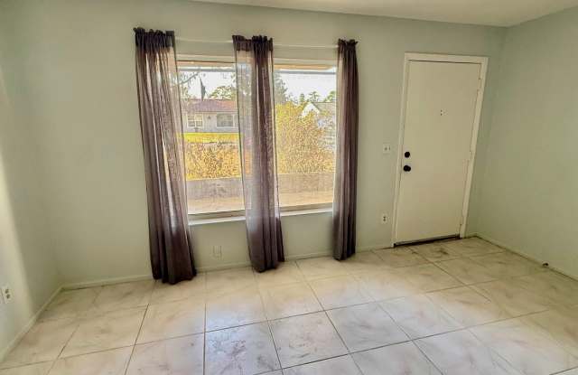 Charming 2 Bedroom, 2 Bathroom Single-Family Home in the Orlando Area! Gallery 3