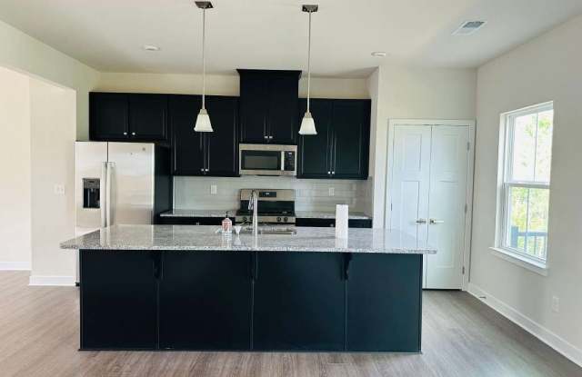 9904 Oaklawn Boulevard Northwest - 1 photos photos