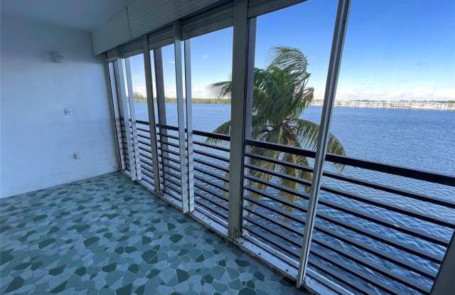 1175 NE Miami Gardens Drive Gallery 3