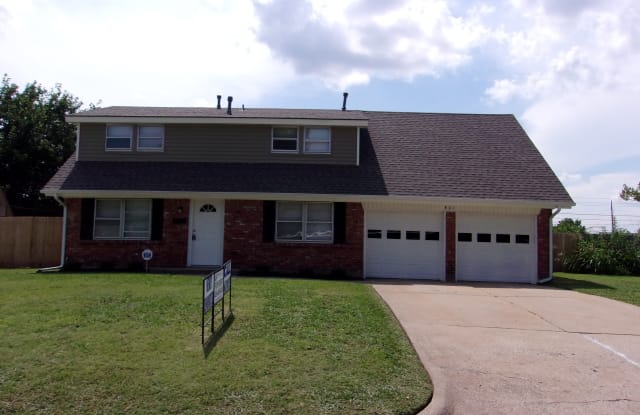 801 Penn Ln - 801 Penn Lane, Moore, OK 73160