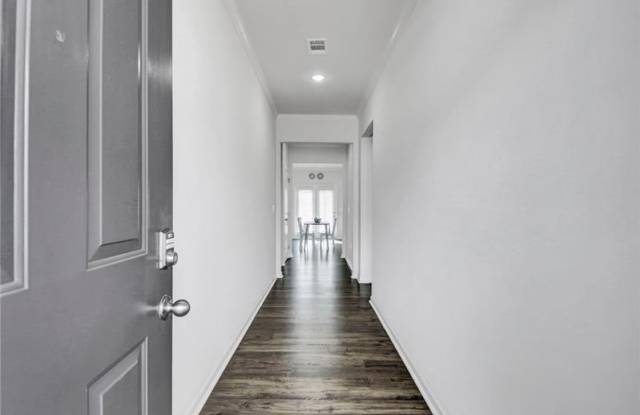 4770 Burningbush Way Gallery 3