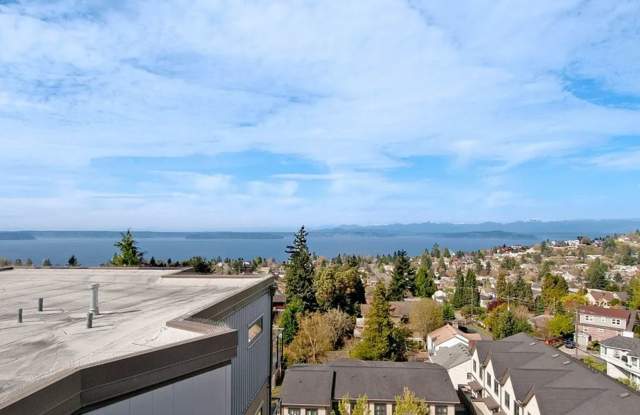 Ideally Located 2 Bed 2 Bath Condo @ A Highly Desirable Seattle Community! Gallery 4
