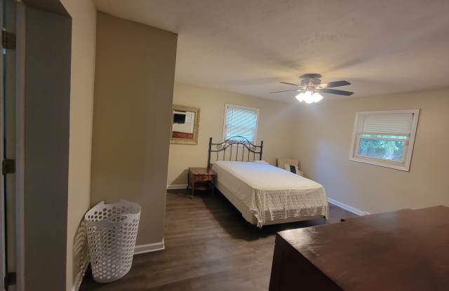 2404 Edison Street - Room A photos photos