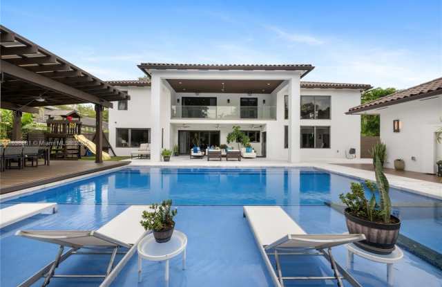 9465 NW 52nd Doral Ln photos photos