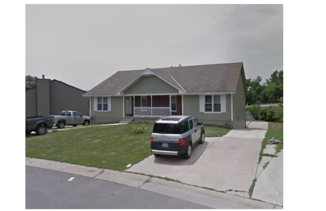 1424 Laurel St - 1424 Laurel Street, Kearney, MO 64060