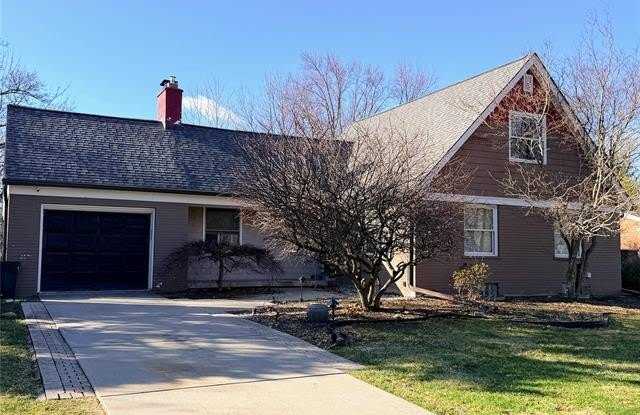 1648 YORKSHIRE Road - 1648 Yorkshire Road, Birmingham, MI 48009