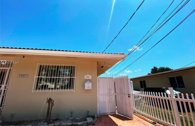 3525 SW 92nd Ave - 3525 Southwest 92nd Avenue, Westchester, FL 33165