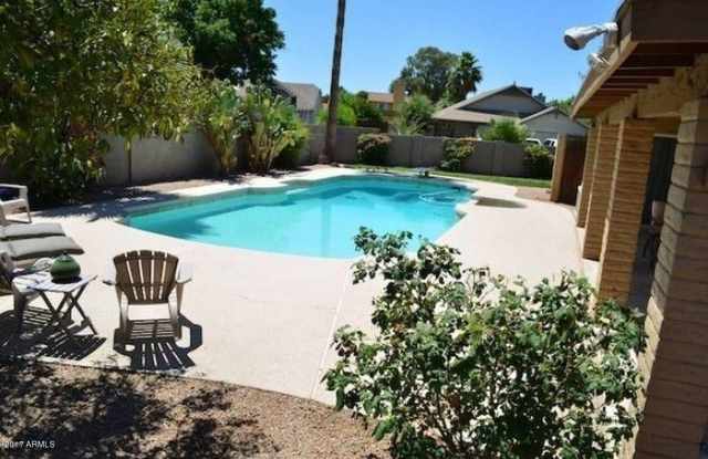 Cul-de-sac lot, Granite Countertops Gallery 1