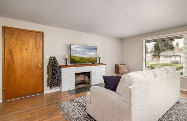 Charming Spokane Home | Comfortable Living in a Convenient Location Gallery 4