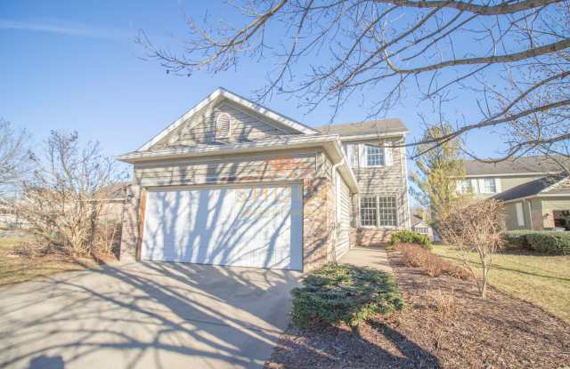 LARGE CONDO UNIT CLOSE TO CAMPUS - Available mid June photos photos
