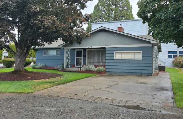 Well Maintained, Centrally Located 3 Bedroom 2 Bath Home photos photos