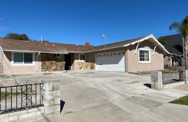 3 bedroom, 2 ba house w/ view Encanto area. $3595. photos photos