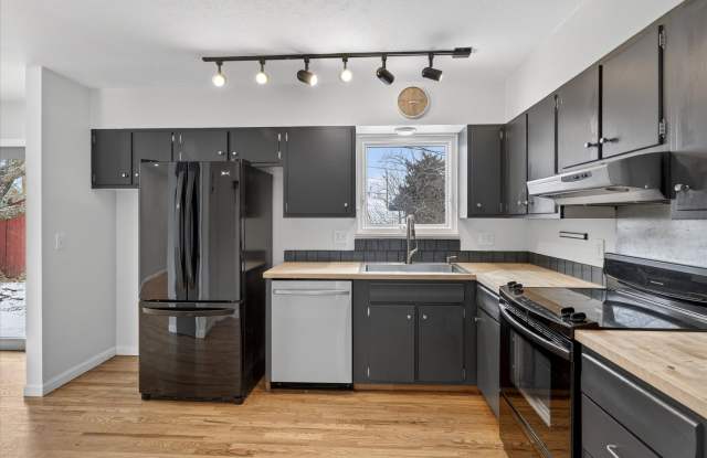 South Boulder Gem: 3 Bed, 2 Bath with Stunning Flatiron Views Hardwood Flooring throughout! photos photos South Boulder Gem: 3 Bed, 2 Bath with Stunning Flatiron Views Hardwood Flooring throughout! photos photos