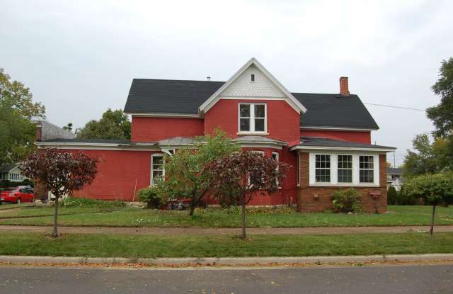 1629 Johnson Street Gallery 1