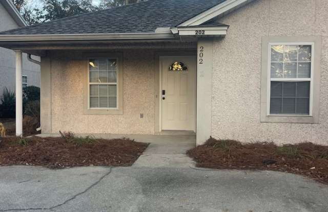 2 Bedroom/2 Bathroom Duplex - 202 Leeswood Circle AVAILABLE NOW photos photos