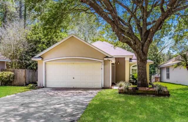 884 Putters Green Way North photos photos