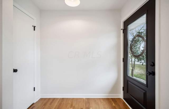 2554 Johnston Road Gallery 4