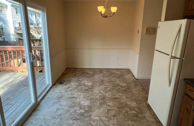 18002 SUNSET LAKE Court Gallery 4