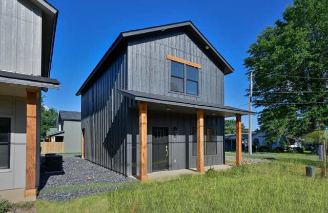 918 S. Reine photos photos