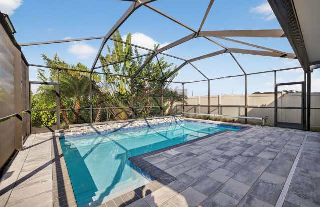 Spacious 5BR House in Lutz with pool - 17893 Cloudless Bliss Drive, Odessa, FL 33558