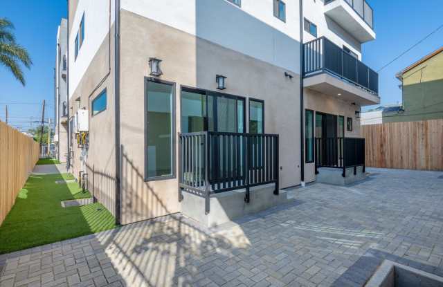 4656 Lomita St. Gallery 4