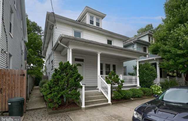3 Bed 2 Bath House In Downtown Lititz! Gallery 1