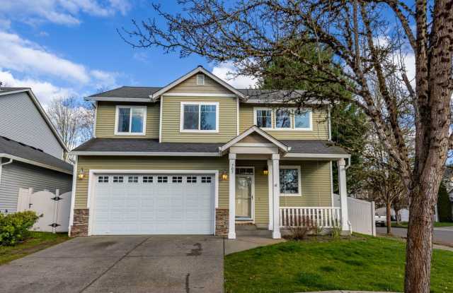 3 bedr + Bonus room home in Battle Ground w/ AC photos photos