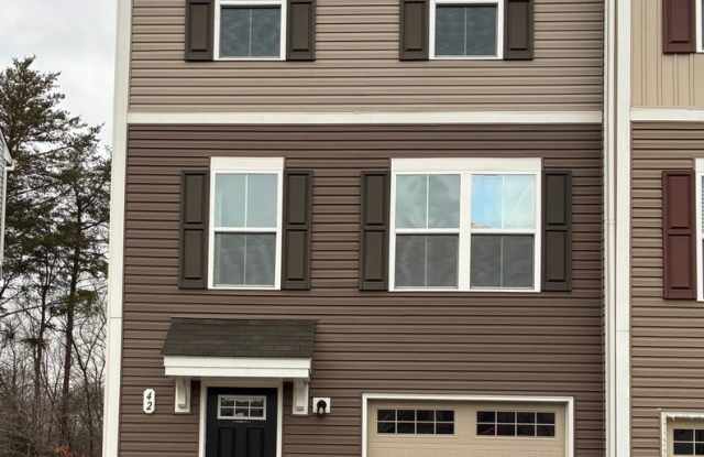 Beautiful 2019 End-of-Group Townhome – 3 Bed, 2 Bath, 1-Car Garage photos photos